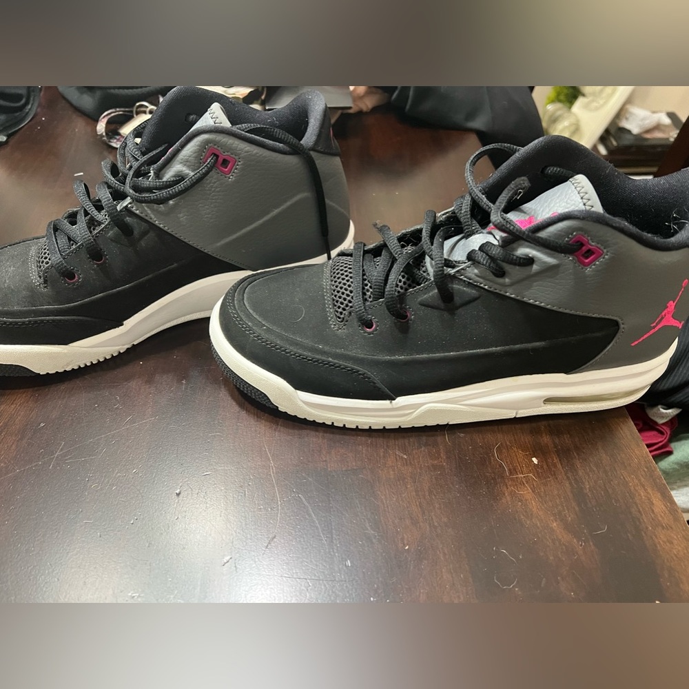 Jordan youth size 7/Womens 8.5